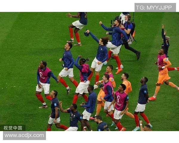 震撼视觉体验霸气足球明星壁纸尽显球场风采与激情瞬间